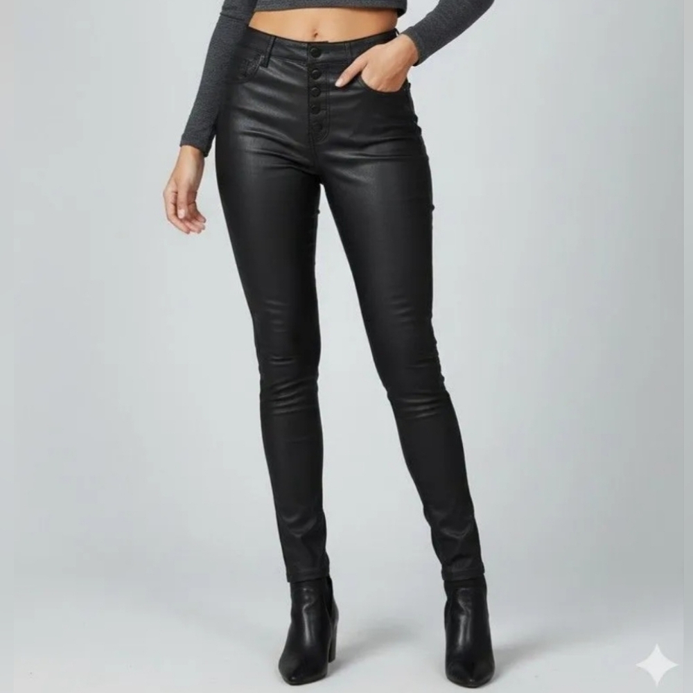 Black High-Waisted Vegan Leathet Pants